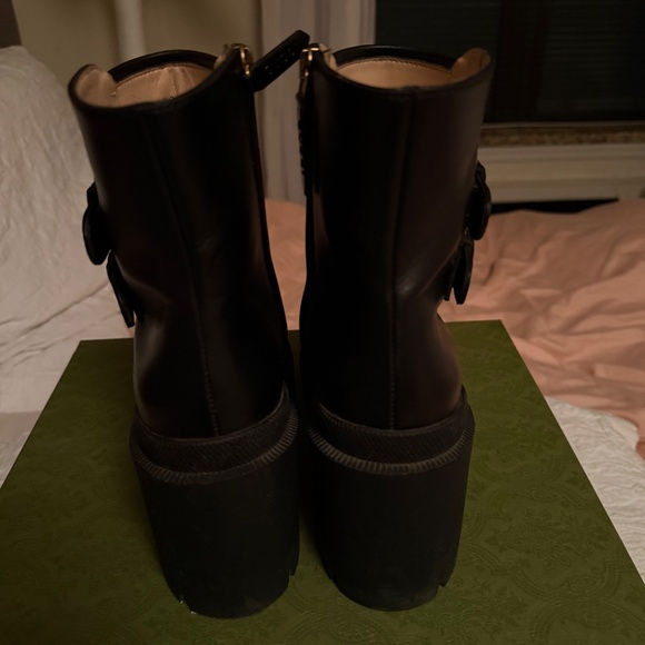 Gucci GG Supreme Ankle Boots with Buckles - Black Leather and Beige Canvas - Picture 4 of 5